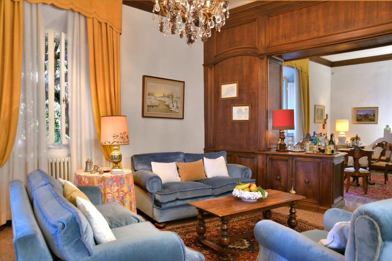 Villa Carlotta Con Piscina Лари Экстерьер фото
