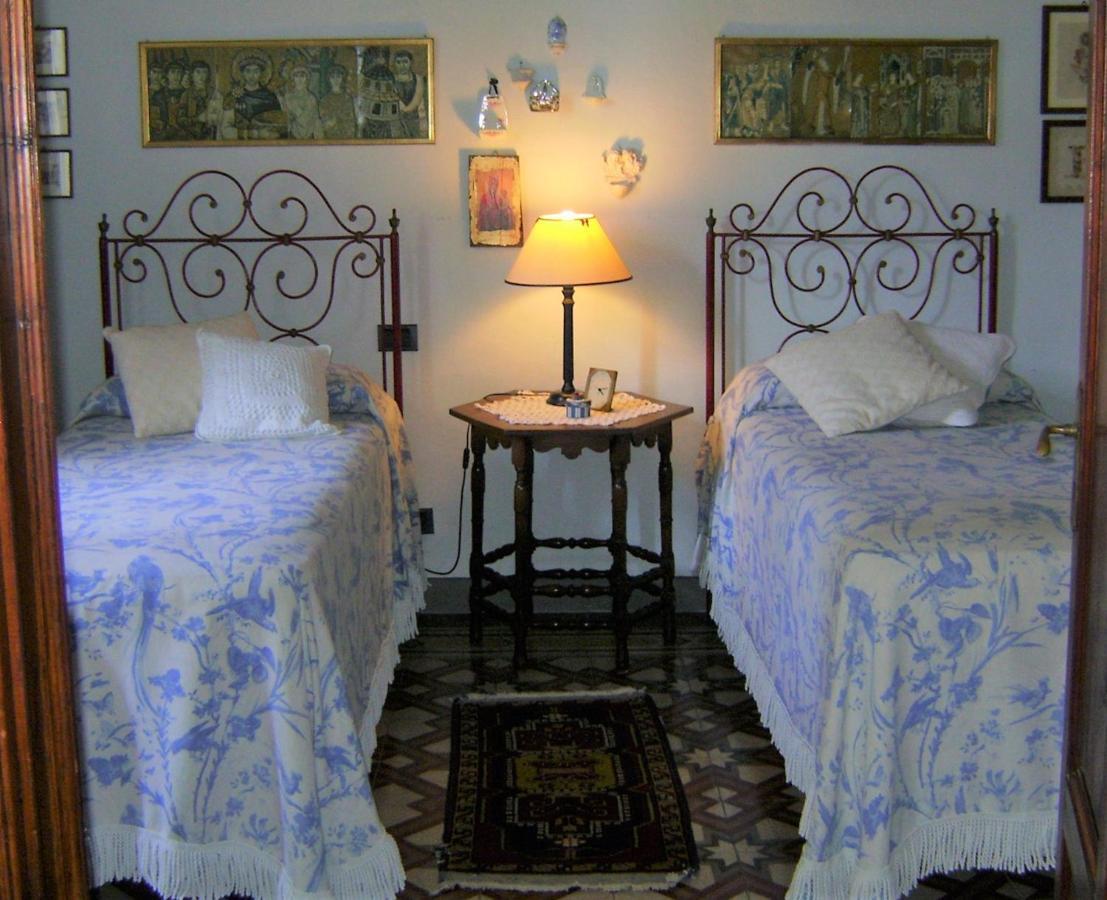 Villa Carlotta Con Piscina Лари Экстерьер фото
